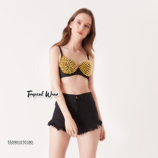 Fashion bra with rhinestone studs and stretchable back for free-size fit. ขายส่งเสื้อผ้าประตูน้ำ เสื้อชั้นในติดหมุด