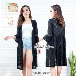 เสื้อคลุมตัวยาวผ้าลูกไม้แขนระบายสไตล์มินิมัล