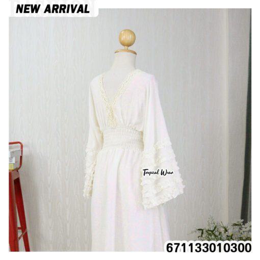 Bohemian maxi dress with ruffle sleeves, free size, displayed on mannequins