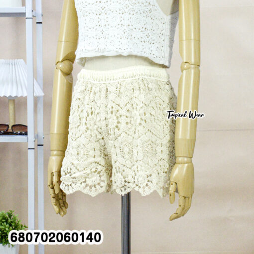 Free-size cotton lace summer shorts in white and beige