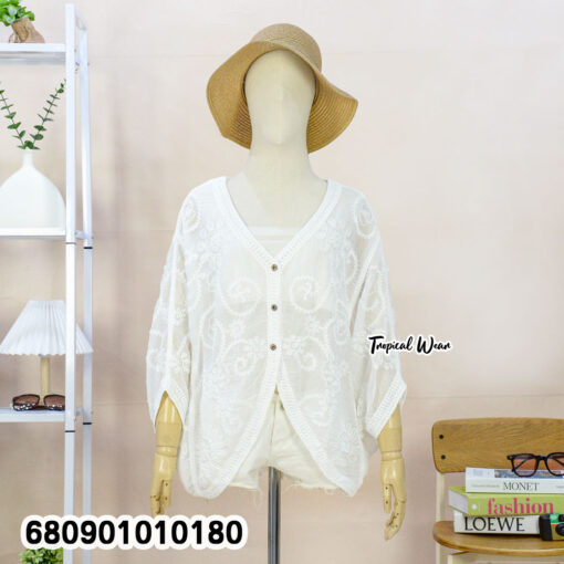 เสื้อคลุมปักลายลูกไม้ทรงค้างคาว – 680901010180 - Image 3