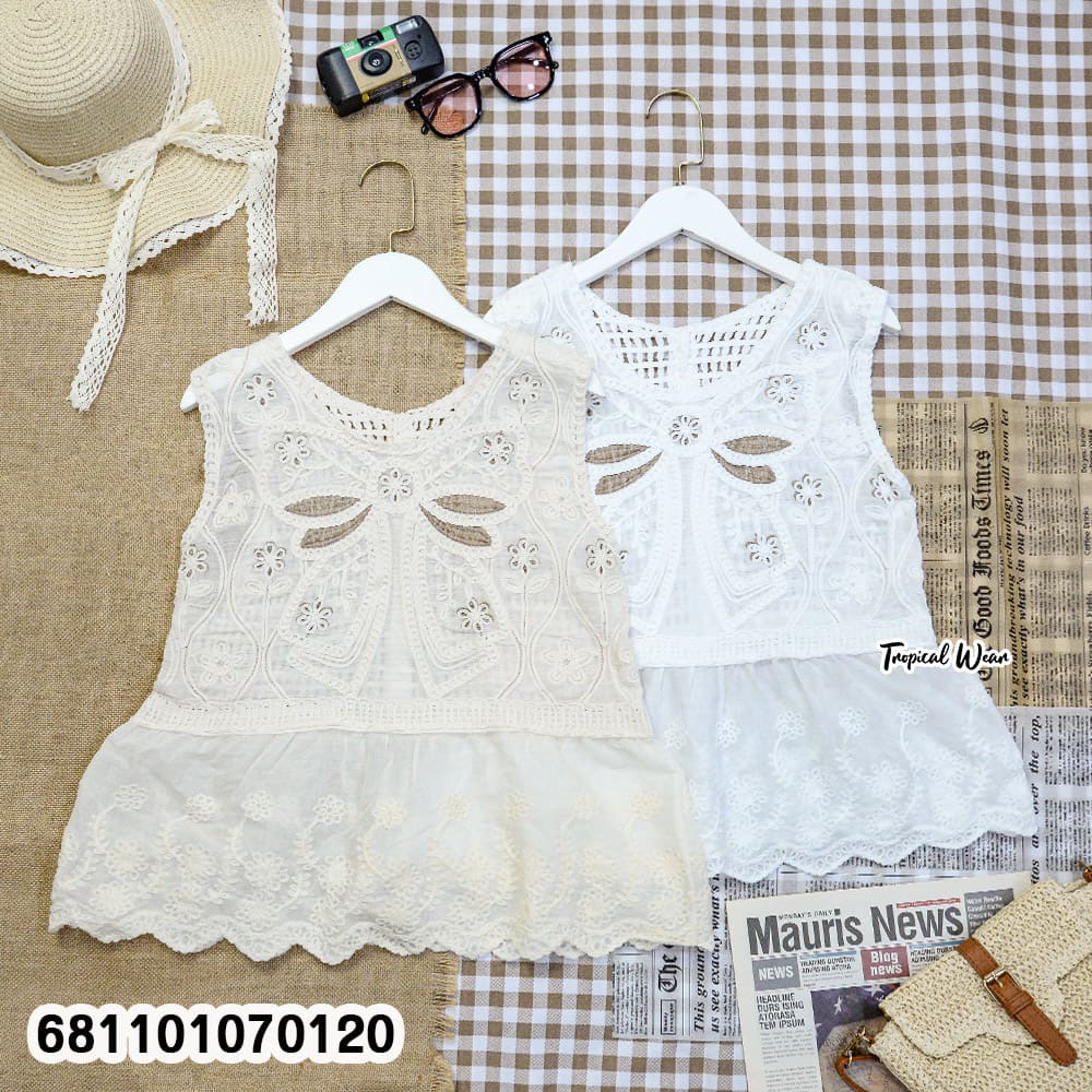 Women’s free-size cotton boho eyelet top with embroidered details and scallop hem