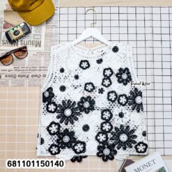 crochet-pattern summer tank top with floral appliqué in free-size fit