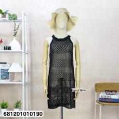 Sleeveless knit layering dress with airy knit texture and relaxed free size fit.
