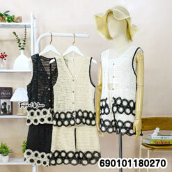 Two-Tone Crochet Vest & Shorts Set ชุดเซตกั๊กโครเชต์ทูโทน พร้อมกางเกงขาสั้น-690101180270