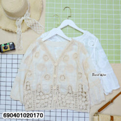 Floral Crochet Hollow Out Cardigan Shirt - เสื้อเชิ้ตฉลุลายลูกไม้ถักโครเชต์ - 690401020170
